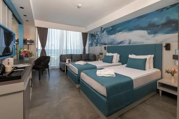 https://images.etstur.com/imgproxy/resize/2560x1440/files/images/hotelImages/etsrooms/529/Crystal_Centro_Pearl_Collection_20260211094947_2.jpg