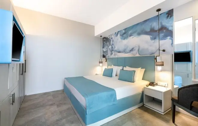 https://images.etstur.com/imgproxy/resize/2560x1440/files/images/hotelImages/etsrooms/529/Crystal_Centro_Pearl_Collection_20260624152653_6.jpg
