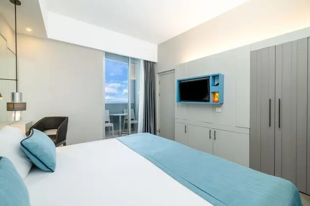 https://images.etstur.com/imgproxy/resize/2560x1440/files/images/hotelImages/etsrooms/529/Crystal_Centro_Pearl_Collection_20260624152653_7.jpg