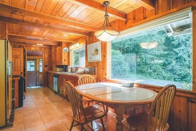 Kulübe, Birden Çok Yatak (Crystal Creek Chalet)