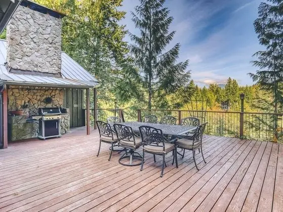 Kulübe, Birden Çok Yatak (Crystal Creek Chalet)