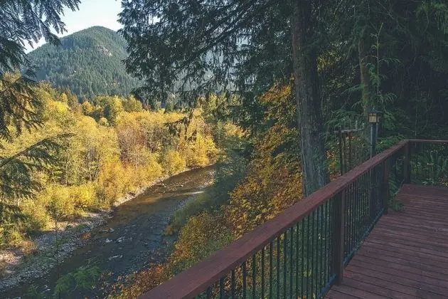 Kulübe, Birden Çok Yatak (Crystal Creek Chalet)