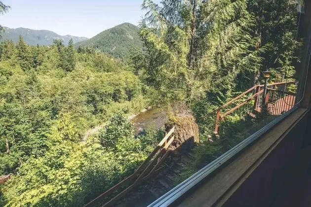 Kulübe, Birden Çok Yatak (Crystal Creek Chalet)