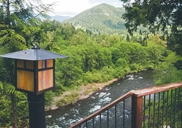 Kulübe, Birden Çok Yatak (Crystal Creek Chalet)