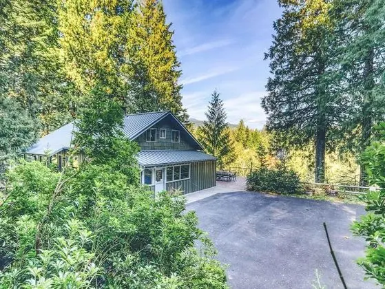 Kulübe, Birden Çok Yatak (Crystal Creek Chalet)