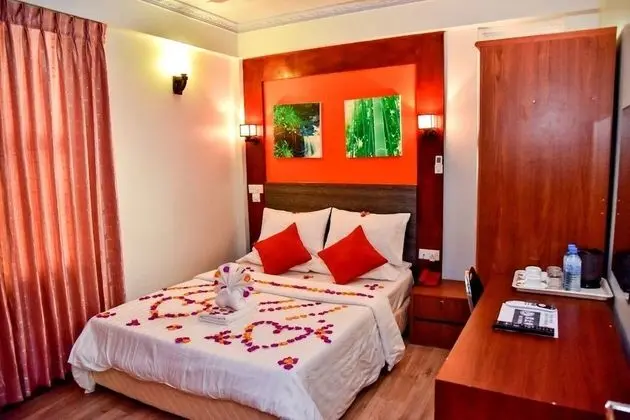 Deluxe Tek Büyük Yataklı Oda, 1 Yatak Odası, Özel Banyo
