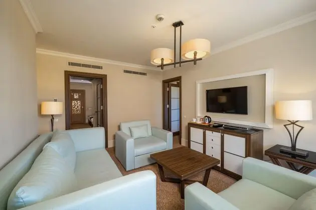 https://images.etstur.com/imgproxy/resize/2560x1440/files/images/hotelImages/etsrooms/498/Crystal_De_Luxe_Comfort_Collection_20251209151449_3.jpg
