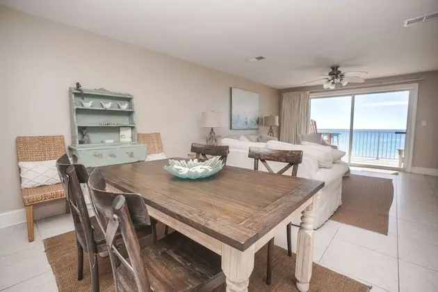 Daire, 3 Yatak Odası, Denize Sıfır (Crystal Dunes 205)