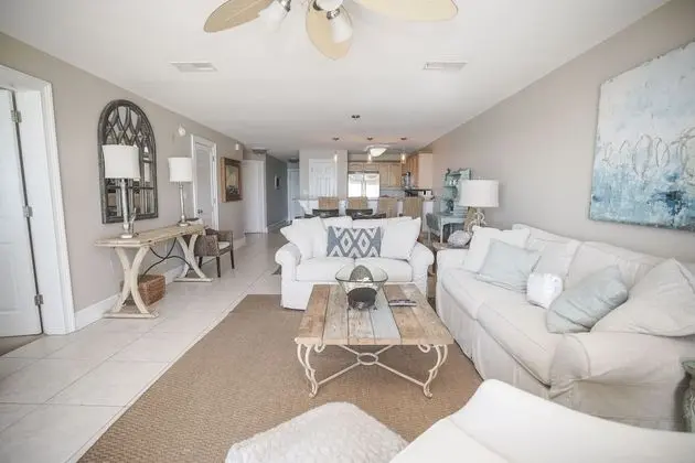 Daire, 3 Yatak Odası, Denize Sıfır (Crystal Dunes 205)