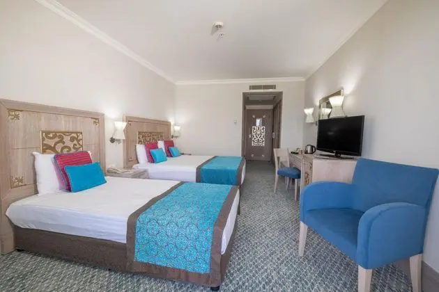 https://images.etstur.com/imgproxy/resize/2560x1440/files/images/hotelImages/etsrooms/519/Crystal_Family_Comfort_Collection_20251204133715_5.jpg