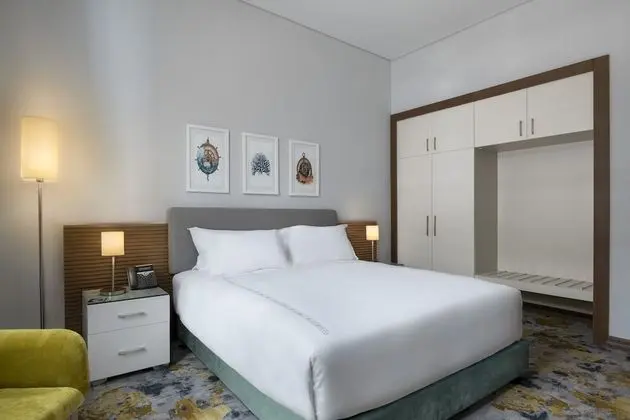 Grand Deluxe Pool Room
