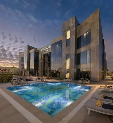 Grand Deluxe Pool Room