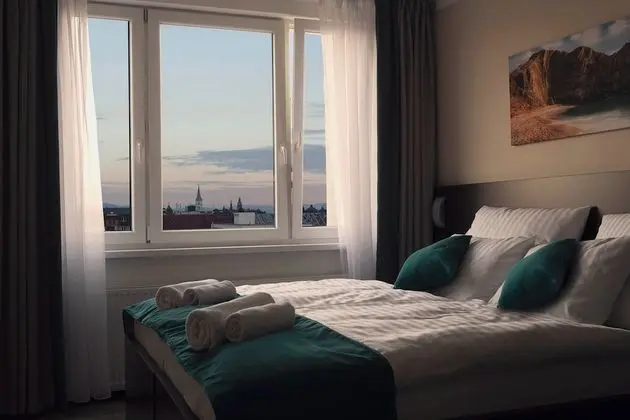 Business Tek Büyük Yataklı Oda