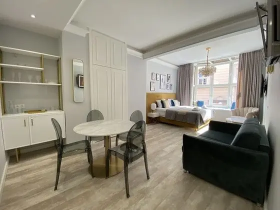 Deluxe Stüdyo Süit
