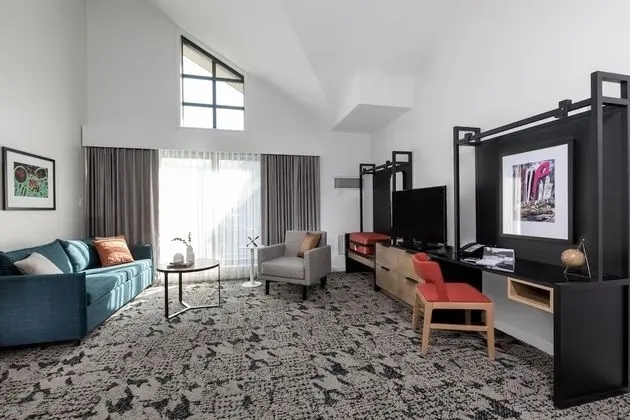 Deluxe Çatı Katı (Loft), 1 En Büyük (King) Boy Yatak ve Çekyat