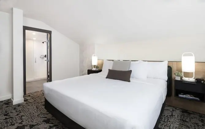 Deluxe Çatı Katı (Loft), 1 En Büyük (King) Boy Yatak ve Çekyat
