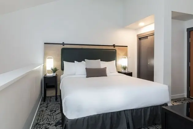 Deluxe Süit (1 Bedroom with Loft Suite)