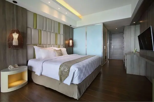 Deluxe Oda, Balkon, Havuz Manzaralı