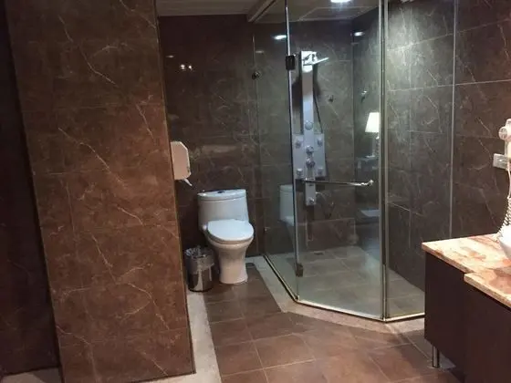 City Tek Büyük Yataklı Oda (No garage)