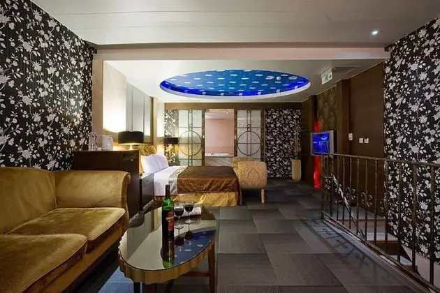 Deluxe Tek Büyük Yataklı Oda (No garage)