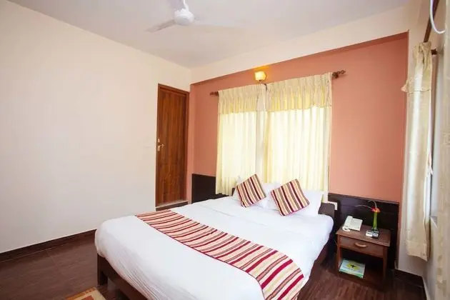 Deluxe Tek Büyük Yataklı Oda, Balkon, Dağ Manzaralı
