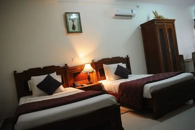 Tek Büyük veya İki Ayrı Yataklı Oda