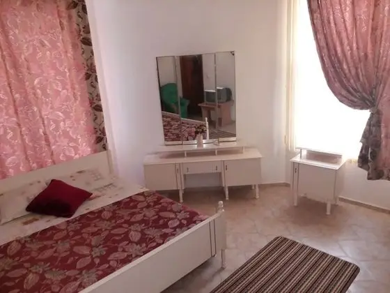 Deluxe Tek Büyük veya İki Ayrı Yataklı Oda, Balkon, Avlu Manzaralı