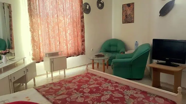 Deluxe Tek Büyük veya İki Ayrı Yataklı Oda, Balkon, Avlu Manzaralı