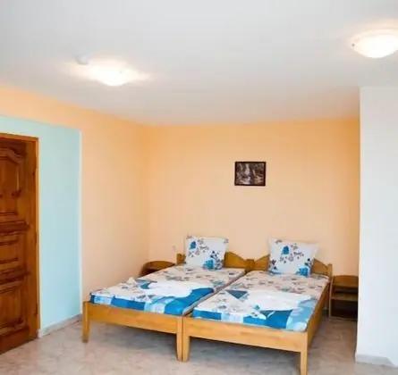 Standard Üç Kişilik Oda, Balkon, Kısmi Deniz Manzaralı
