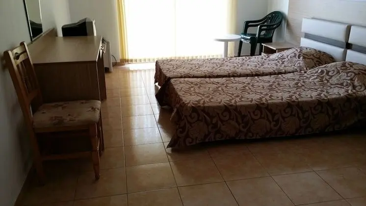 Superior Tek Büyük veya İki Ayrı Yataklı Oda, Balkon, Kısmi Deniz Manzaralı