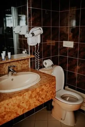 Üç Kişilik Oda