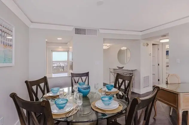 Daire (Crystal Sands Beach Elegance)
