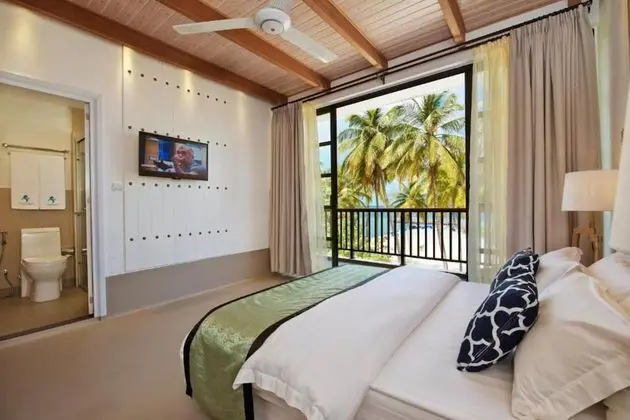 Deluxe Tek Büyük Yataklı Oda, Balkon, Kısmi Deniz Manzaralı