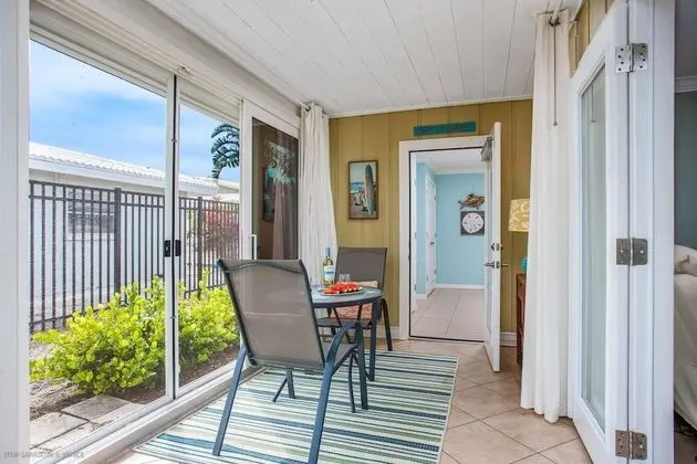 Daire (Crystal Sands & Seahorses Beach Villa)