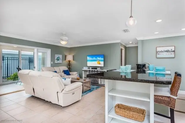 Daire (Crystal Sands & Seahorses Beach Villa)