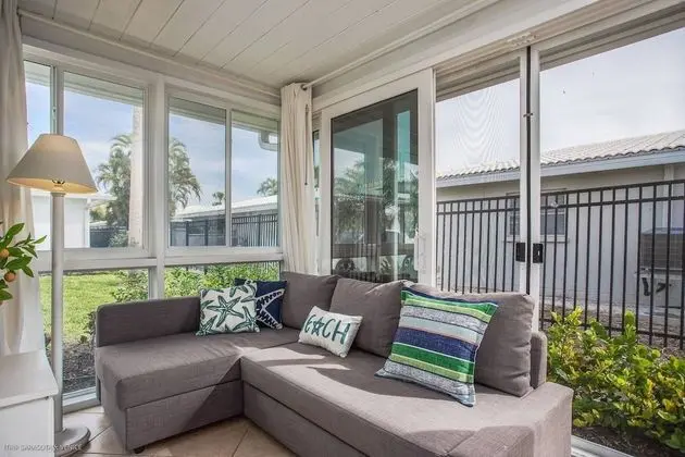 Daire (Crystal Sands & Seahorses Beach Villa)