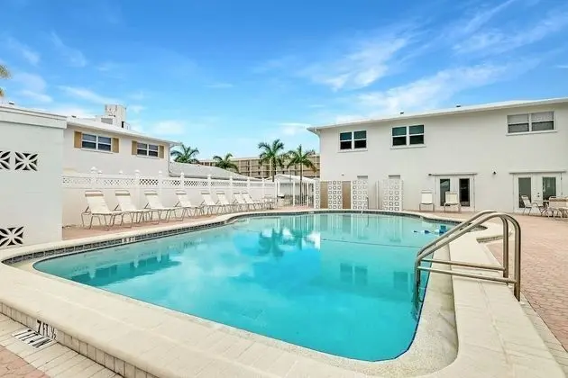 Daire (Crystal Sands & Seahorses Beach Villa)