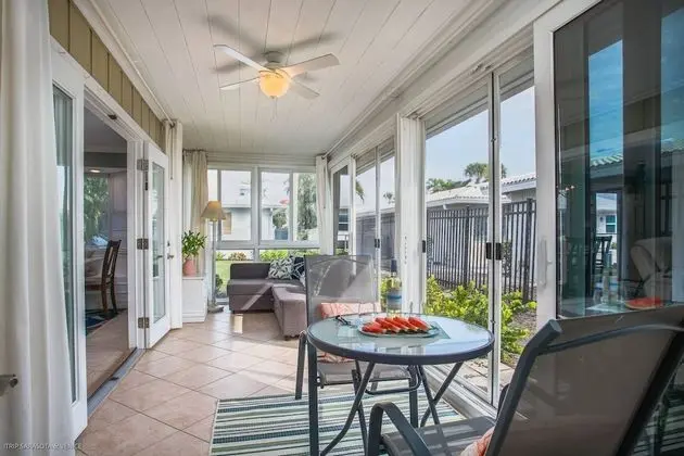Daire (Crystal Sands & Seahorses Beach Villa)