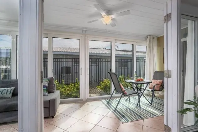 Daire (Crystal Sands & Seahorses Beach Villa)