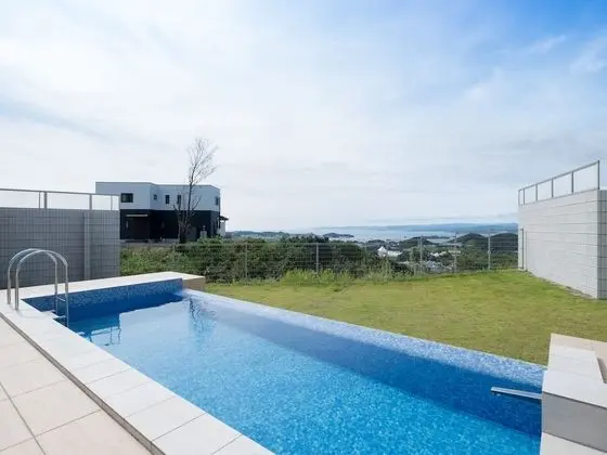 Villa (C)