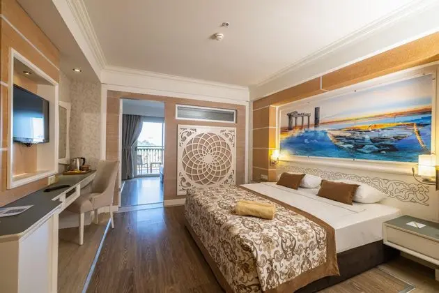 https://images.etstur.com/imgproxy/resize/2560x1440/files/images/hotelImages/etsrooms/524/Crystal_Sunset_Pearl_Collection_20260211110851_5.jpg