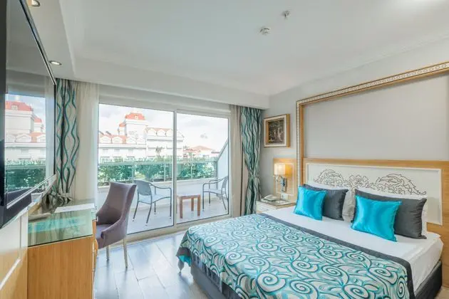 https://images.etstur.com/imgproxy/resize/2560x1440/files/images/hotelImages/etsrooms/521/Crystal_Waterworld_Aqua_Collection_20251130215925_3.jpg