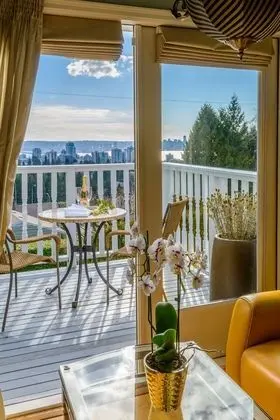 Deluxe Süit, 1 Büyük (Queen) Boy Yatak, Şehir Manzaralı, Deniz Üstü (Balcony & Double Jacuzzi )