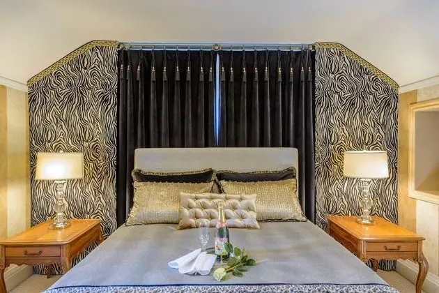Luxury Süit, 1 Büyük (Queen) Boy Yatak, Şehir Manzaralı, Deniz Üstü (Patio & Double Jacuzzi)