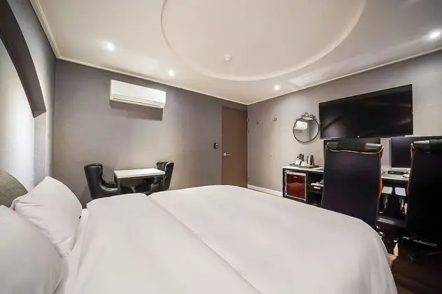 Basic Oda, Şehir Manzaralı