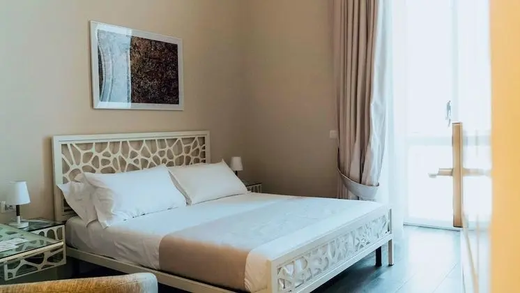 Basic Tek Büyük Yataklı Oda, 1 Çift Kişilik Yatak, Balkon, Şehir Manzaralı (2)