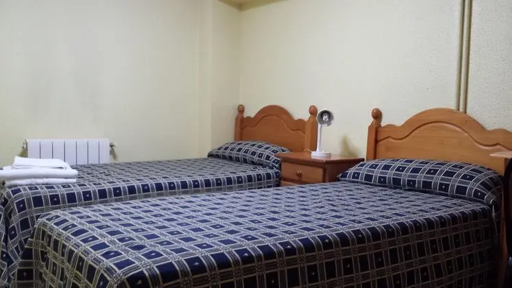 1 Çift Kişilik Veya 2 Tek Kişilik Yatak With Shared Bathroom