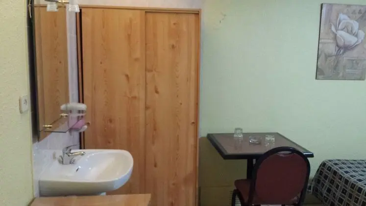 1 Çift Kişilik Veya 2 Tek Kişilik Yatak With Shared Bathroom