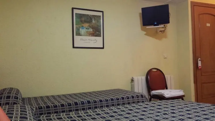 1 Çift Kişilik Veya 2 Tek Kişilik Yatak With Shared Bathroom