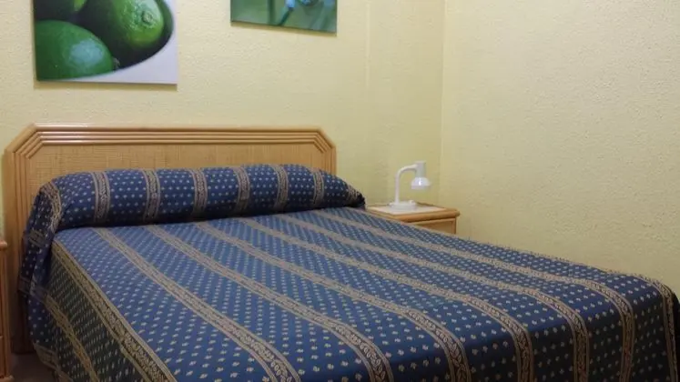 1 Çift Kişilik Veya 2 Tek Kişilik Yatak With Shared Bathroom